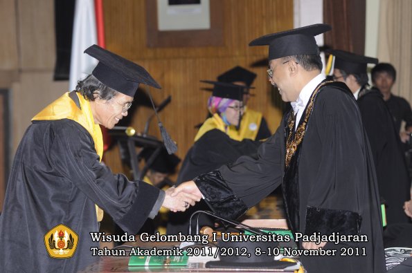 wisuda-program-doktor-oleh-rektor-067