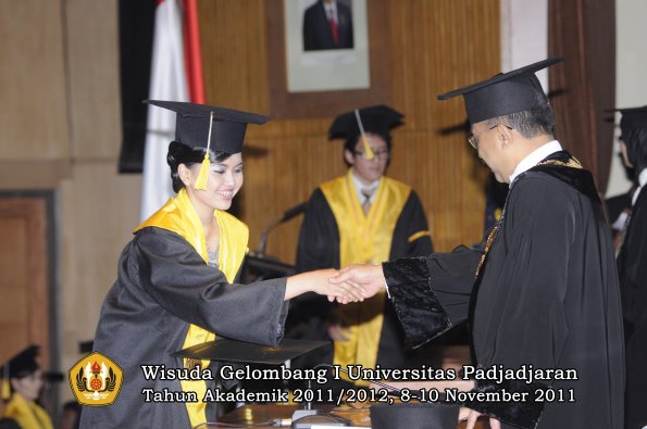 wisuda-fakultas-ekonomi-dan-bsnis-oleh-rektor-150