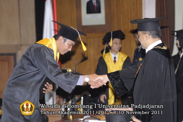 wisuda-fakultas-ekonomi-dan-bsnis-oleh-rektor-177