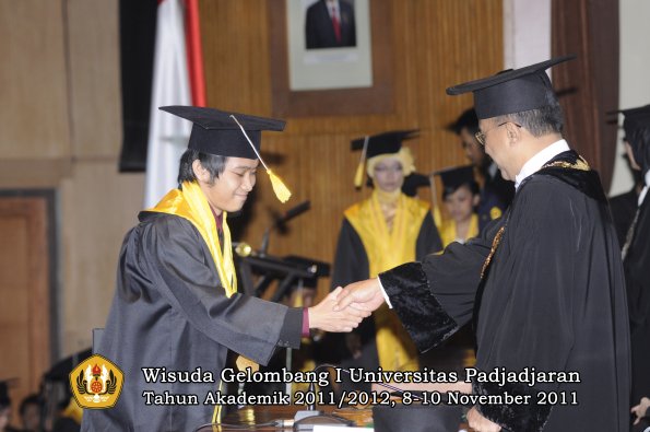 wisuda-fakultas-ekonomi-dan-bsnis-oleh-rektor-191