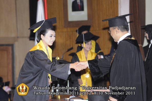 wisuda-fakultas-ekonomi-dan-bsnis-oleh-rektor-198