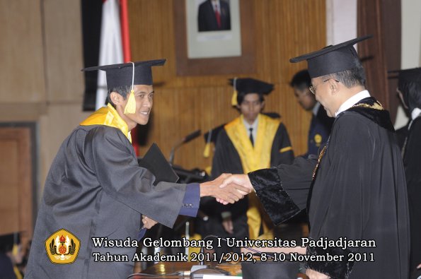 wisuda-fakultas-ekonomi-dan-bsnis-oleh-rektor-201