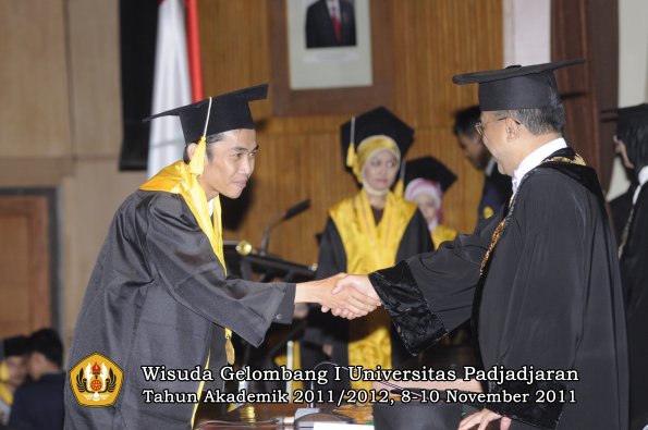 wisuda-fakultas-ekonomi-dan-bsnis-oleh-rektor-204