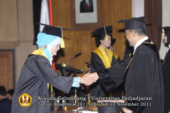 wisuda-fakultas-ekonomi-dan-bsnis-oleh-rektor-224