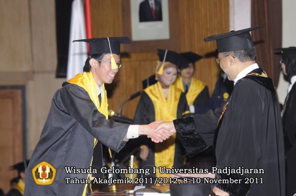 wisuda-fakultas-ekonomi-dan-bsnis-oleh-rektor-227