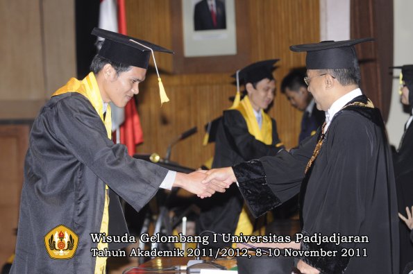 wisuda-fakultas-ekonomi-dan-bsnis-oleh-rektor-236