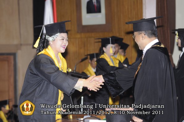 wisuda-fakultas-ekonomi-dan-bsnis-oleh-rektor-240