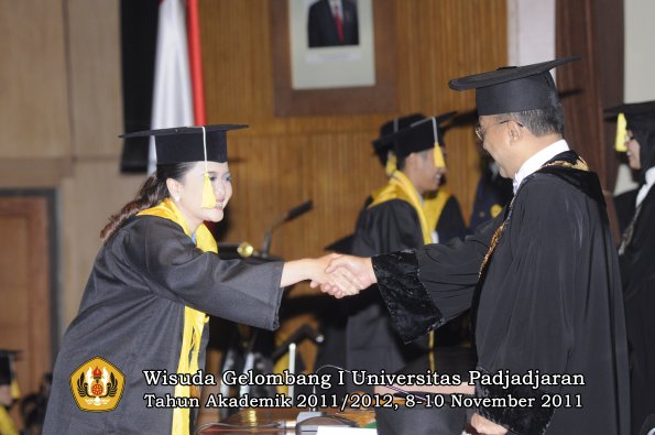 wisuda-fakultas-ekonomi-dan-bsnis-oleh-rektor-241