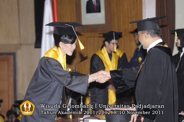 wisuda-fakultas-ekonomi-dan-bsnis-oleh-rektor-249