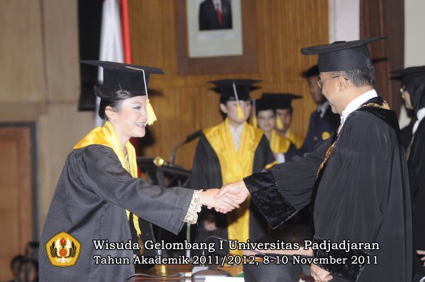 wisuda-fakultas-ekonomi-dan-bsnis-oleh-rektor-256