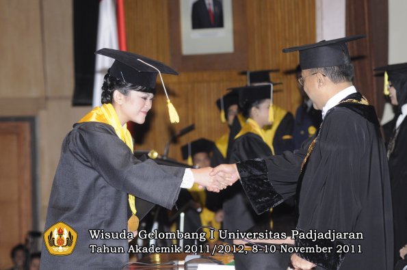 wisuda-fakultas-ekonomi-dan-bsnis-oleh-rektor-257