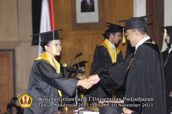 wisuda-fakultas-ekonomi-dan-bsnis-oleh-rektor-258