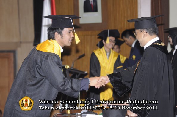 wisuda-fakultas-ekonomi-dan-bsnis-oleh-rektor-259