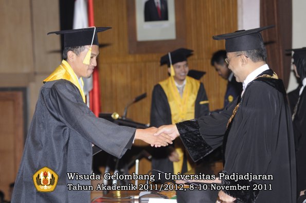 wisuda-fakultas-ekonomi-dan-bsnis-oleh-rektor-261
