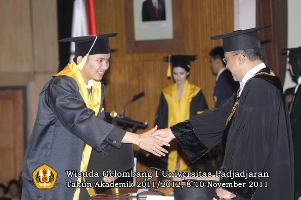 wisuda-fakultas-ekonomi-dan-bsnis-oleh-rektor-262