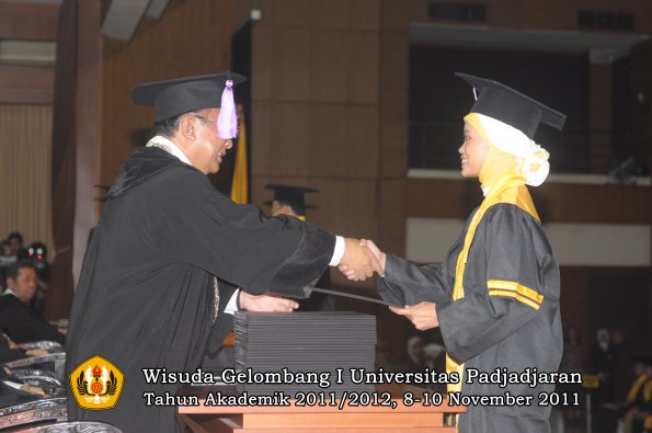 wisuda-fakultas-kedokteran-gigi-oleh-dekan-007