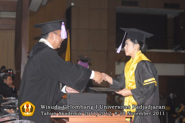 wisuda-fakultas-kedokteran-gigi-oleh-dekan-015