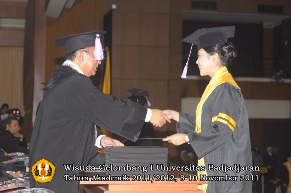 wisuda-fakultas-kedokteran-gigi-oleh-dekan-016