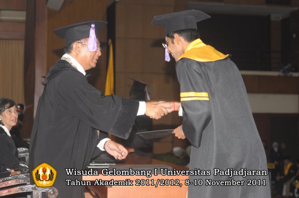wisuda-fakultas-kedokteran-gigi-oleh-dekan-045