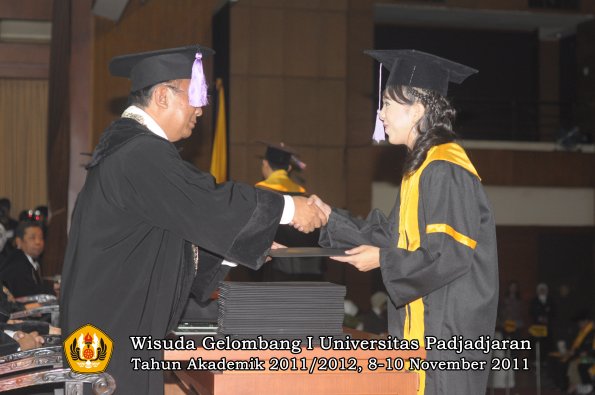 wisuda-fakultas-kedokteran-gigi-oleh-dekan-064