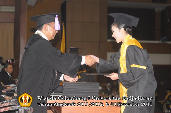 wisuda-fakultas-kedokteran-gigi-oleh-dekan-066
