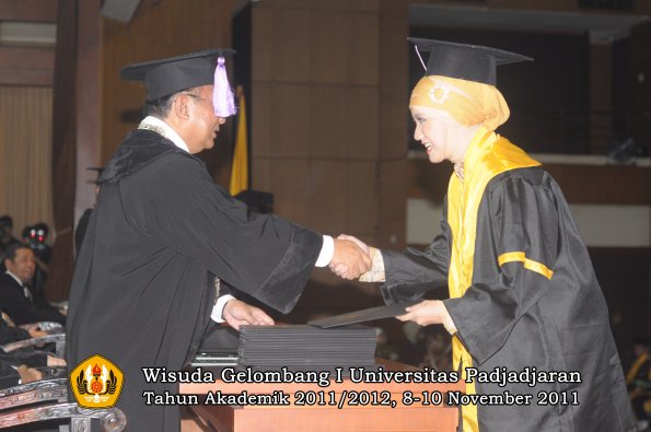 wisuda-fakultas-kedokteran-gigi-oleh-dekan-073