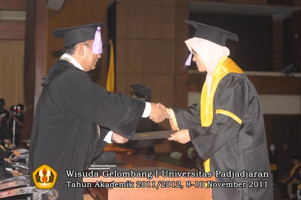 wisuda-fakultas-kedokteran-gigi-oleh-dekan-094