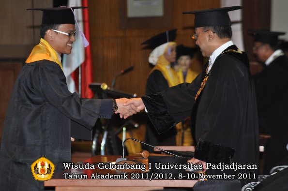 wisuda-fakultas-kedokteran-gigi-oleh-rektor-006
