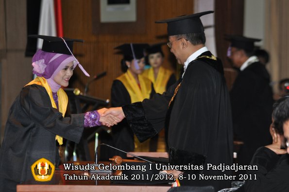 wisuda-fakultas-kedokteran-gigi-oleh-rektor-014
