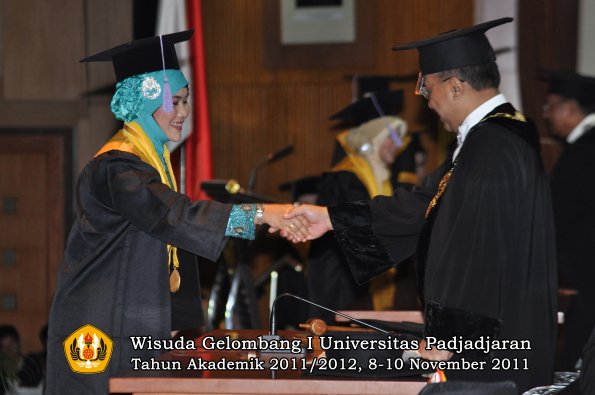 wisuda-fakultas-kedokteran-gigi-oleh-rektor-017