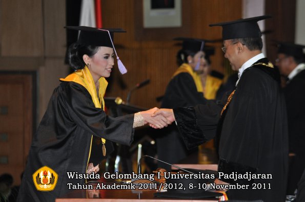 wisuda-fakultas-kedokteran-gigi-oleh-rektor-021