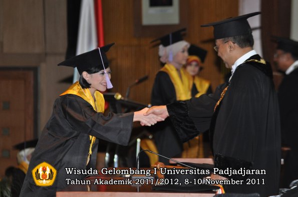wisuda-fakultas-kedokteran-gigi-oleh-rektor-024