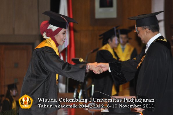 wisuda-fakultas-kedokteran-gigi-oleh-rektor-033
