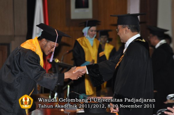 wisuda-fakultas-kedokteran-gigi-oleh-rektor-037