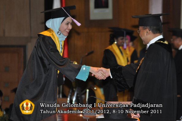 wisuda-fakultas-kedokteran-gigi-oleh-rektor-038