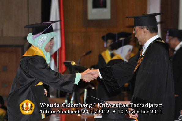 wisuda-fakultas-kedokteran-gigi-oleh-rektor-042