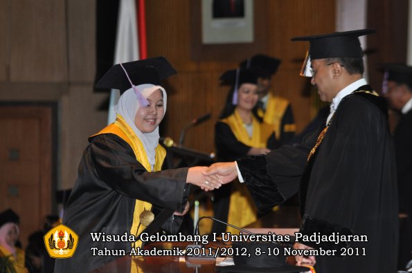 wisuda-fakultas-kedokteran-gigi-oleh-rektor-043