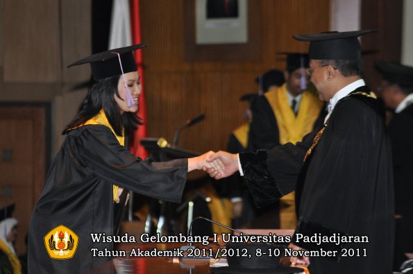 wisuda-fakultas-kedokteran-gigi-oleh-rektor-044