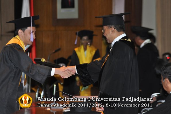 wisuda-fakultas-kedokteran-gigi-oleh-rektor-047