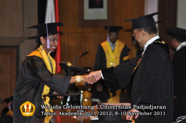 wisuda-fakultas-kedokteran-gigi-oleh-rektor-048
