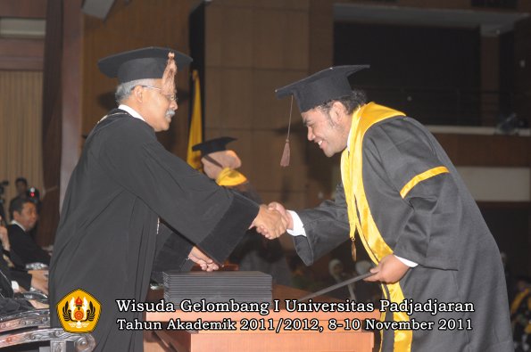 wisuda-fakultas-peternakan-oleh-dekan-015
