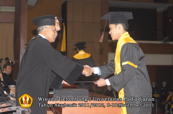 wisuda-fakultas-peternakan-oleh-dekan-017
