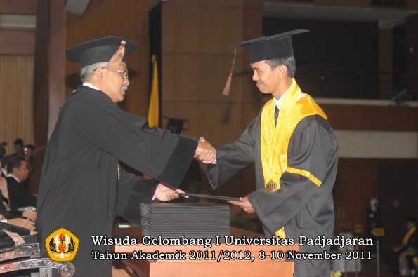 wisuda-fakultas-peternakan-oleh-dekan-042