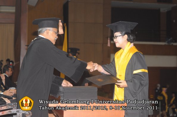 wisuda-fakultas-peternakan-oleh-dekan-043