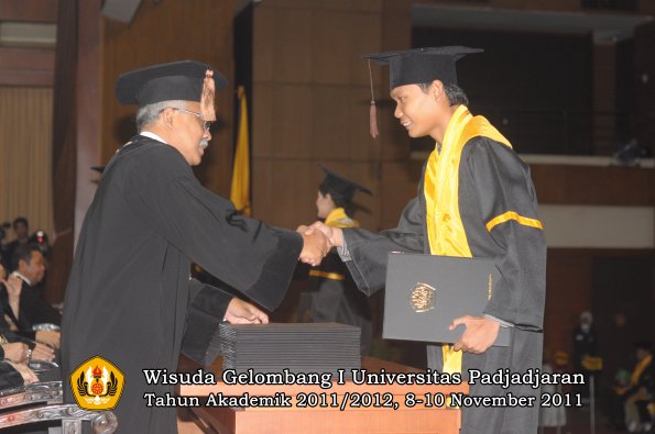 wisuda-fakultas-peternakan-oleh-dekan-045