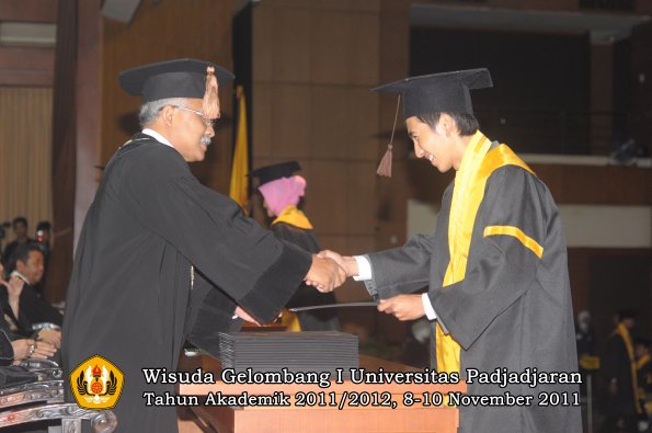wisuda-fakultas-peternakan-oleh-dekan-050