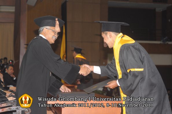 wisuda-fakultas-peternakan-oleh-dekan-060