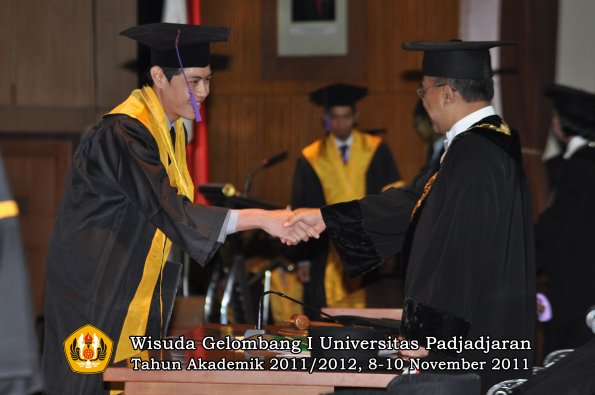 wisuda-fakultas-psikologi-oleh-rektor-037