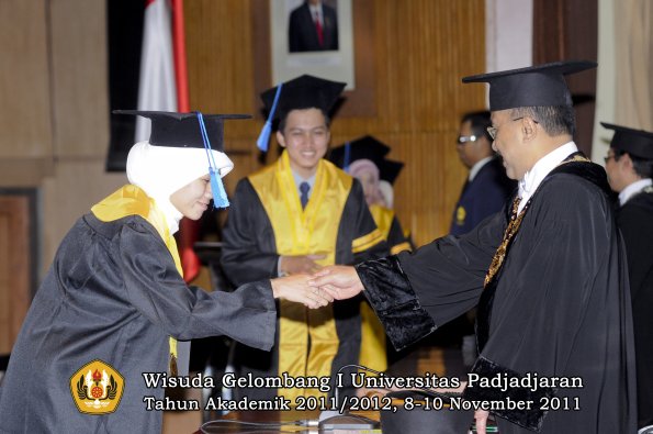 wisuda-fakultas-ilmu-keperawatan-oleh-rektor-021