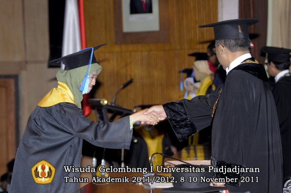 wisuda-fakultas-ilmu-keperawatan-oleh-rektor-047